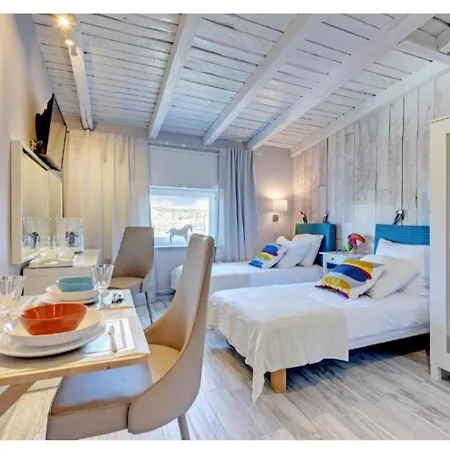 Kamienica Hotelowe Komfortowe Lozka, Plaza Orlowo Molo Хостел Гдыня