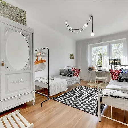 Хостел Kamienica Hotelowe Komfortowe Lozka, Plaza Orlowo Molo *