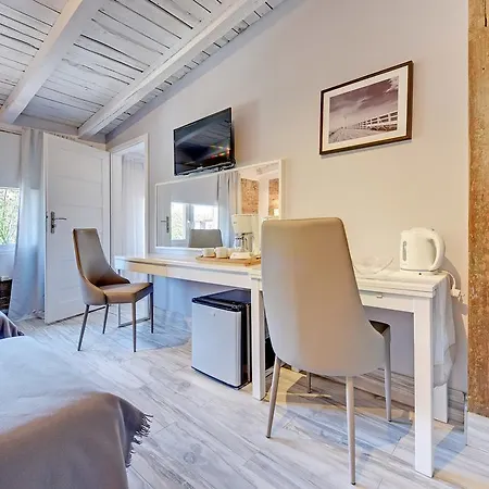 Хостел Kamienica Hotelowe Komfortowe Lozka, Plaza Orlowo Molo Гдыня