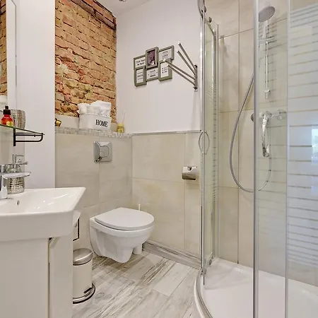 Хостел Kamienica Hotelowe Komfortowe Lozka, Plaza Orlowo Molo Гдыня