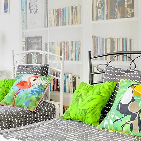 Хостел Kamienica Hotelowe Komfortowe Lozka, Plaza Orlowo Molo *