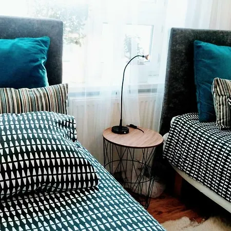 Kamienica Hotelowe Komfortowe Lozka, Plaza Orlowo Molo Albergue *