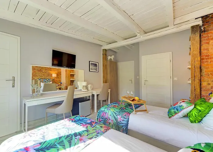 Kamienica Hotelowe Komfortowe Lozka, Plaza Orlowo Molo Albergue