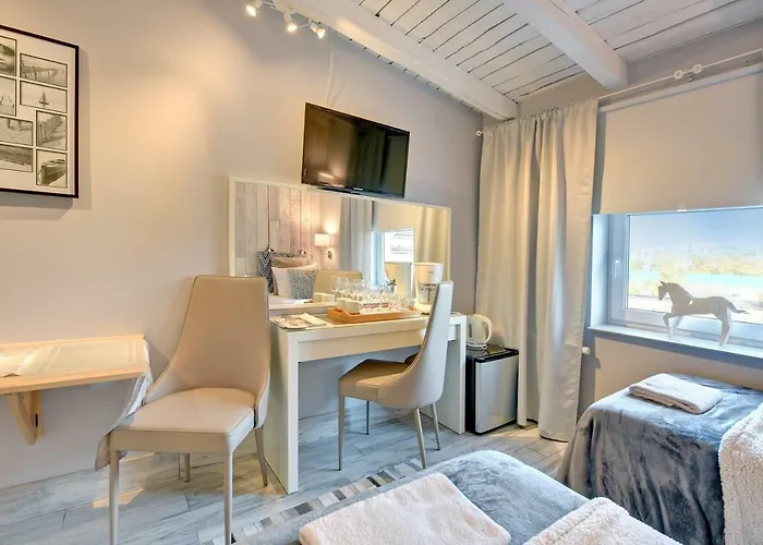 Kamienica Hotelowe Komfortowe Lozka, Plaza Orlowo Molo Albergue